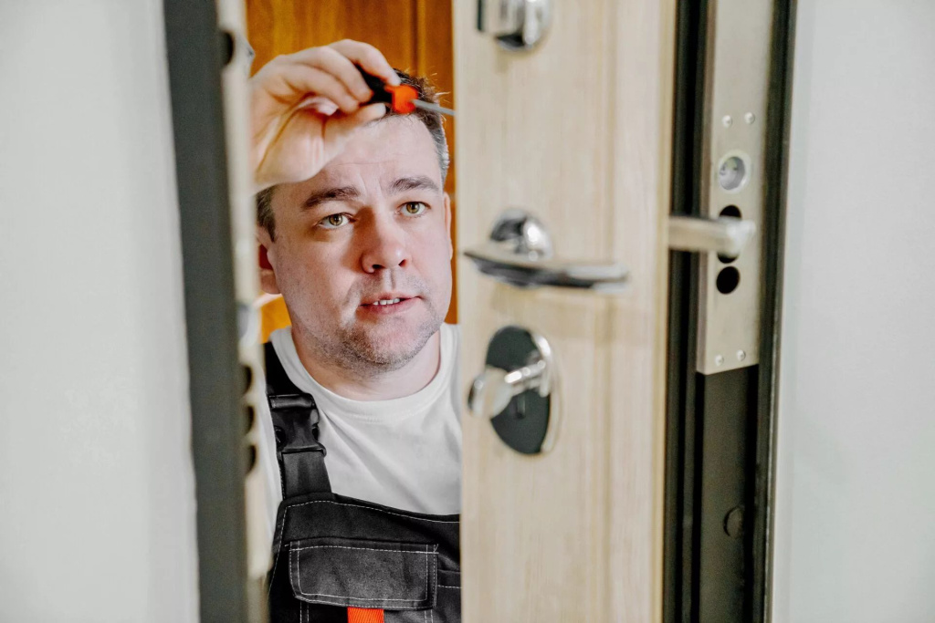 Регулировка входной двери